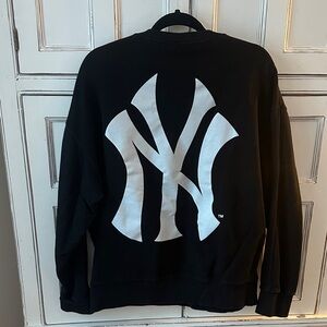 NY YANKEES 🗽Classic Black Men's Crewneck Sweatshirt